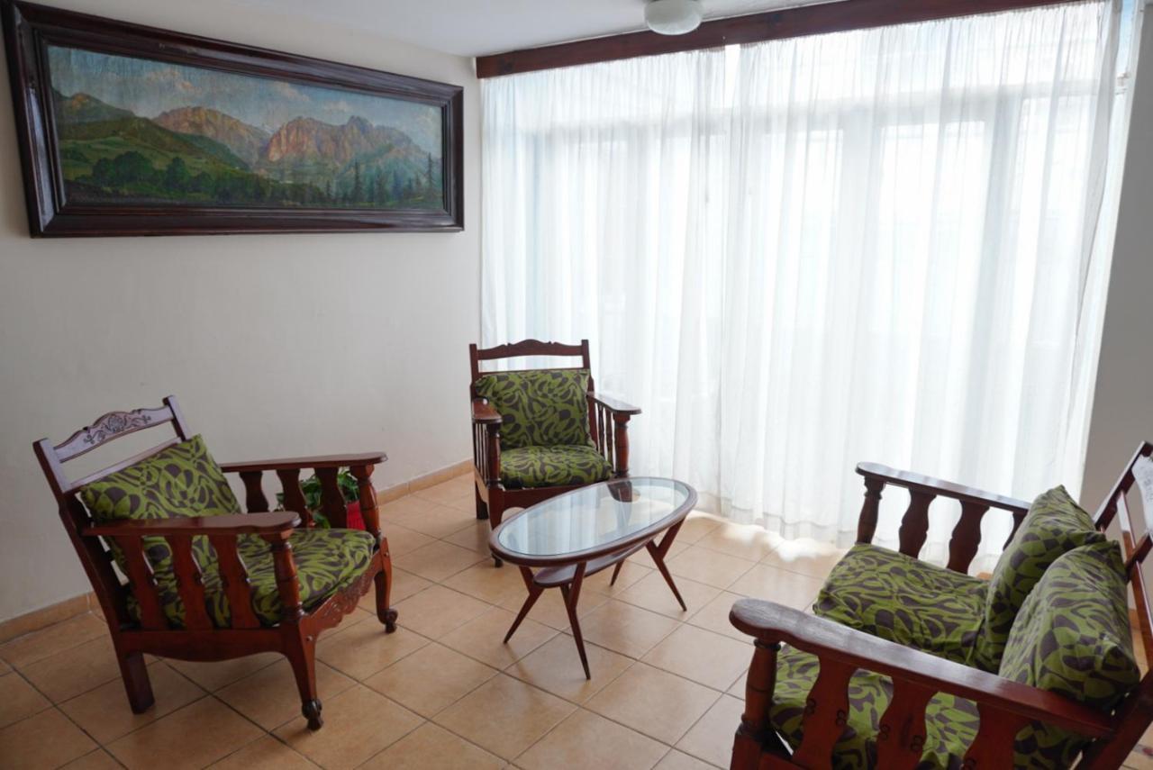 Italia Hotel *